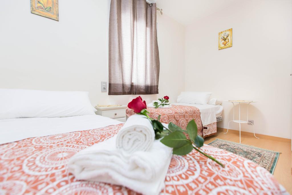 Stay Barcelona Central Apartments ภายนอก รูปภาพ